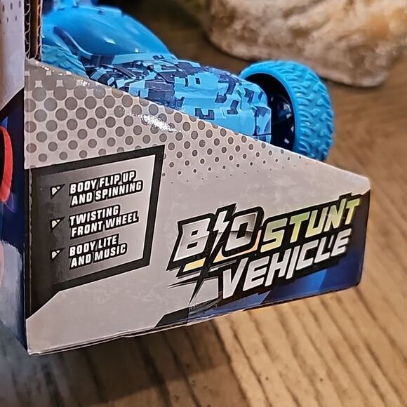 Bio stunt vehicle blue NWT - Picture 2 of 7
